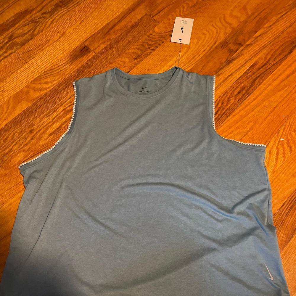 NikeYoga woman’s tank top- XXL